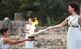 El fuego olímpico para París 2024 se ilumina en la histórica Olimpia