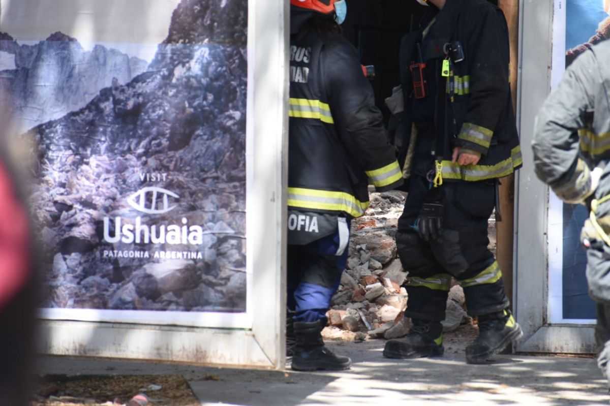 Derrumbe en el estadio de Ferro: seis trabajadores sufrieron