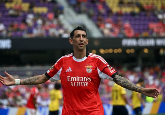 Di María brilló bajo la lluvia: doblete y goleada para Benfica