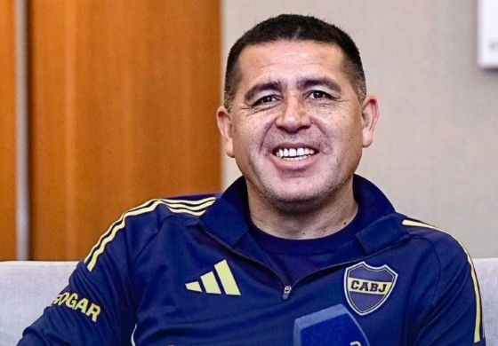 Riquelme evalúa tres opciones para reforzar el cuerpo técnico de Boca