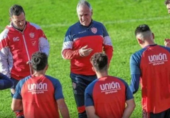 El plantel de Unión de Santa Fe reclamó sueldos atrasados de enero