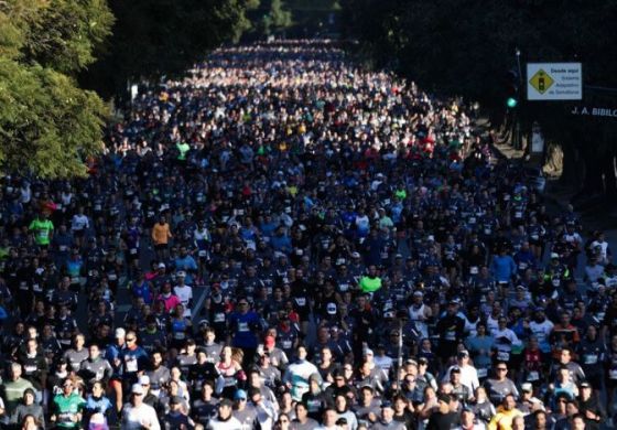 Fiesta histórica: doble récord en las calles porteñas del running