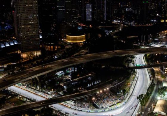 Verstappen conquistó Marina Bay y Colapinto no pudo terminar la carrera